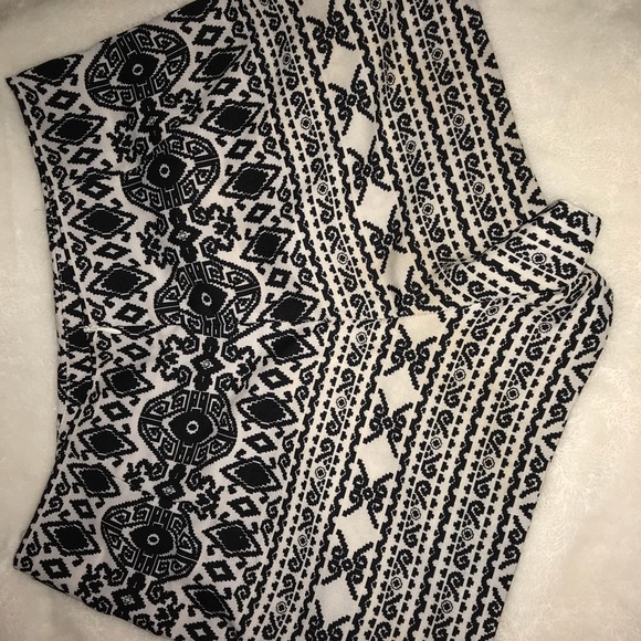 Envelope skort - Picture 3 of 3